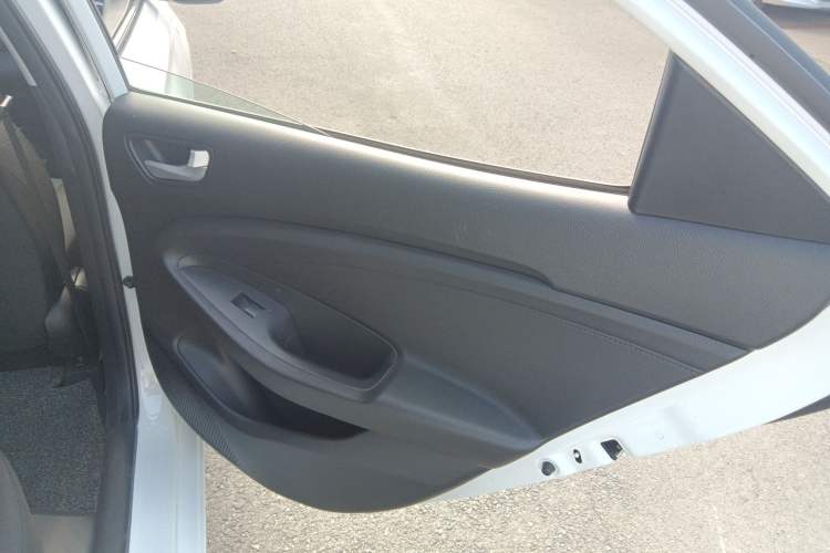 Used Hyundai Verna (older generation) 2020 1.4L Manual GL Refreshed Edition Interior 6
