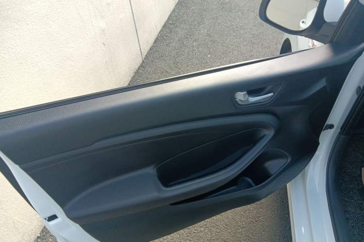 Used Hyundai Verna (older generation) 2020 1.4L Manual GL Refreshed Edition Interior 7