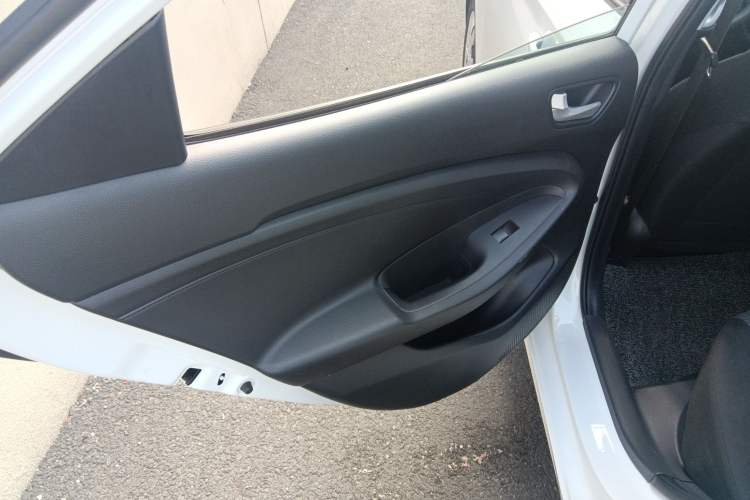Used Hyundai Verna (older generation) 2020 1.4L Manual GL Refreshed Edition Interior 8