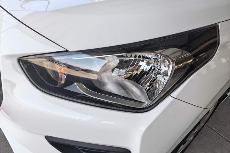 Used Hyundai Verna (older generation) 2020 1.4L Manual GL Refreshed Edition Left Front Headlight