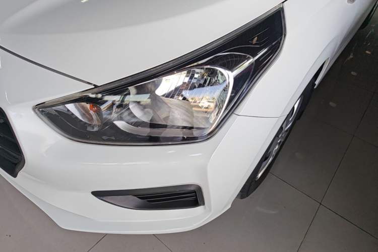 Used Hyundai Verna (older generation) 2020 1.4L Manual GL Refreshed Edition Left Front Headlight