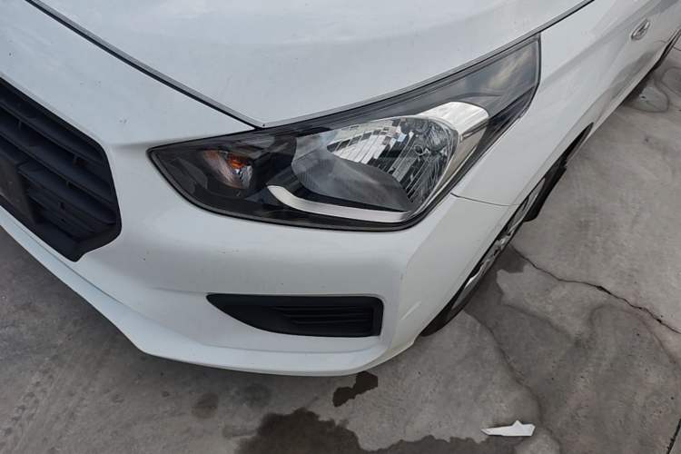 Used Hyundai Verna (older generation) 2020 1.4L Manual GL Refreshed Edition Left Front Headlight