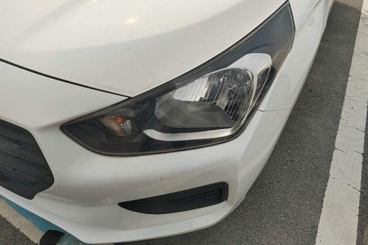Used Hyundai Verna (older generation) 2020 1.4L Manual GL Refreshed Edition Left Front Headlight