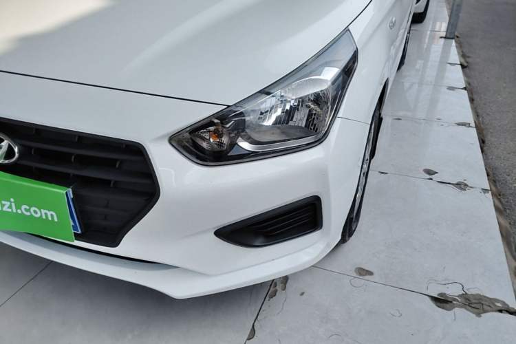 Used Hyundai Verna (older generation) 2020 1.4L Manual GL Refreshed Edition Left Front Headlight