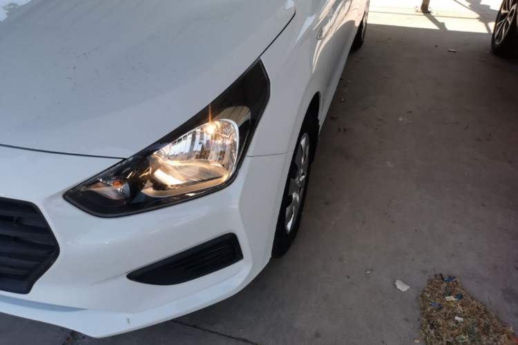 Used Hyundai Verna (older generation) 2020 1.4L Manual GL Refreshed Edition Left Front Headlight