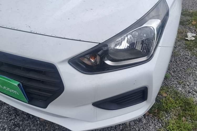 Used Hyundai Verna (older generation) 2020 1.4L Manual GL Refreshed Edition Left Front Headlight