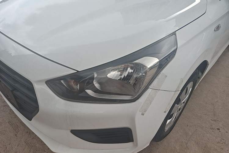 Used Hyundai Verna (older generation) 2020 1.4L Manual GL Refreshed Edition Left Front Headlight