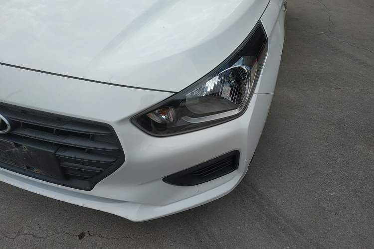 Used Hyundai Verna (older generation) 2020 1.4L Manual GL Refreshed Edition Left Front Headlight