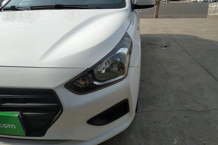 Used Hyundai Verna (older generation) 2020 1.4L Manual GL Refreshed Edition Left Front Headlight