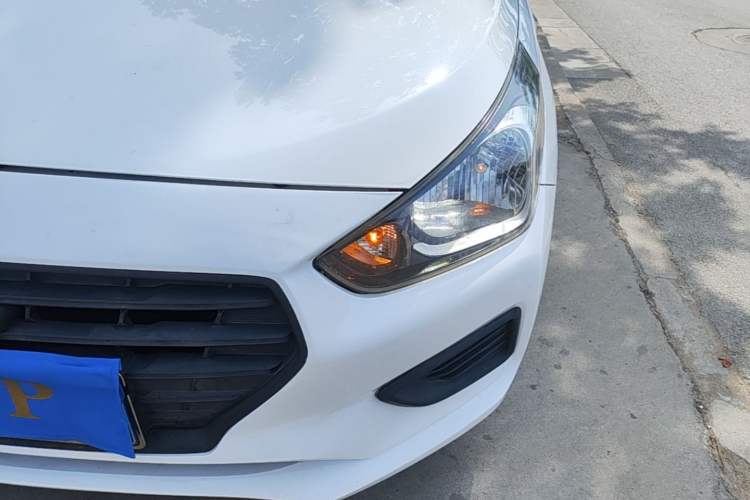 Used Hyundai Verna (older generation) 2020 1.4L Manual GL Refreshed Edition Left Front Headlight