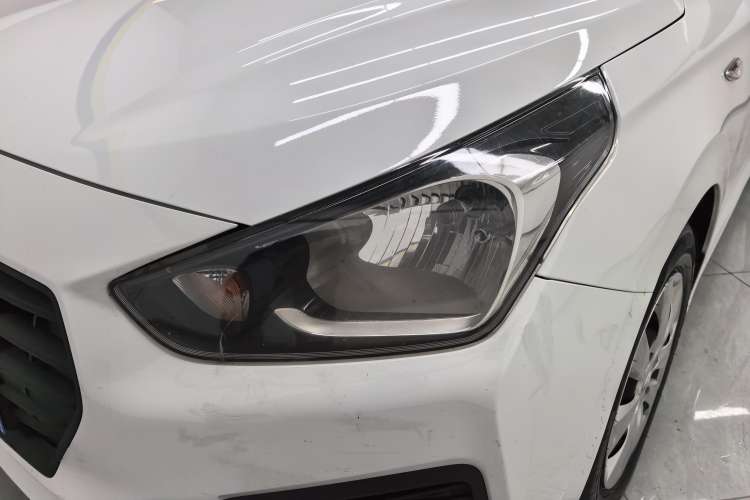 Used Hyundai Verna (older generation) 2020 1.4L Manual GL Refreshed Edition Left Front Headlight