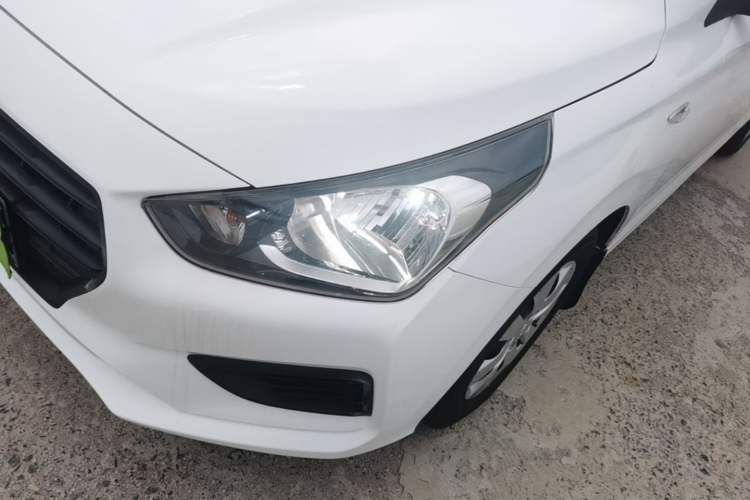 Used Hyundai Verna (older generation) 2020 1.4L Manual GL Refreshed Edition Left Front Headlight