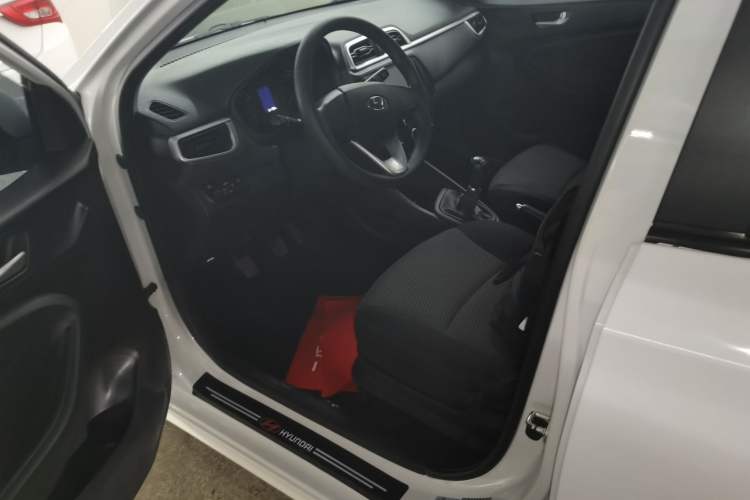 Used Hyundai Verna (older generation) 2020 1.4L Manual GL Refreshed Edition Left Front Seat