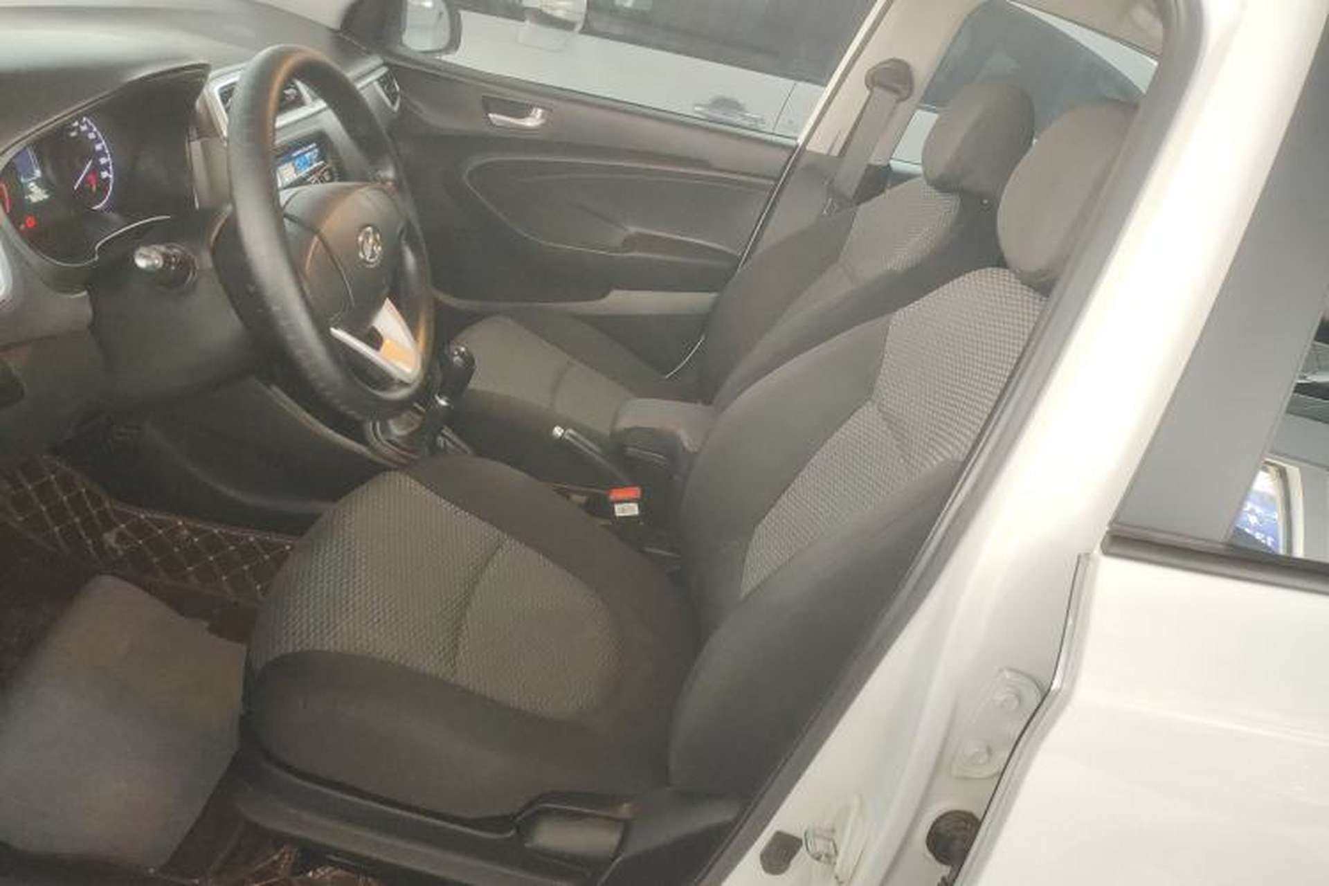 Used Hyundai Verna (older generation) 2020 1.4L Manual GL Refreshed Edition Left Front Seat