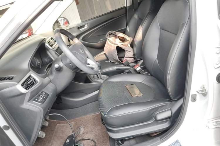 Used Hyundai Verna (older generation) 2020 1.4L Manual GL Refreshed Edition Left Front Seat