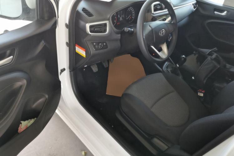 Used Hyundai Verna (older generation) 2020 1.4L Manual GL Refreshed Edition Left Front Seat