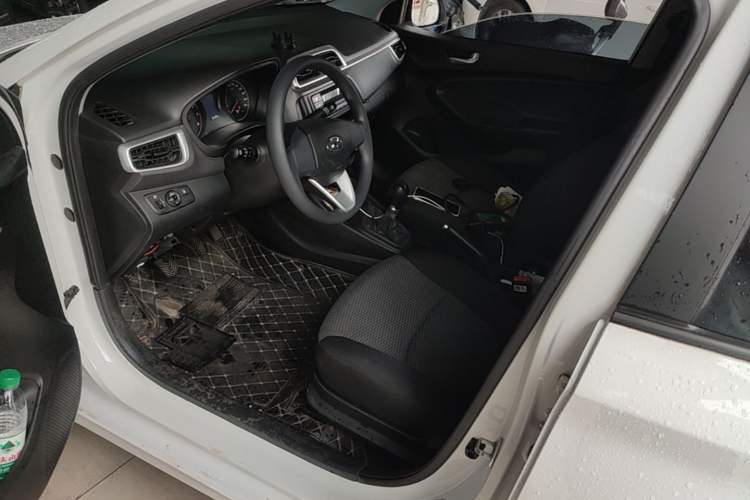 Used Hyundai Verna (older generation) 2020 1.4L Manual GL Refreshed Edition Left Front Seat