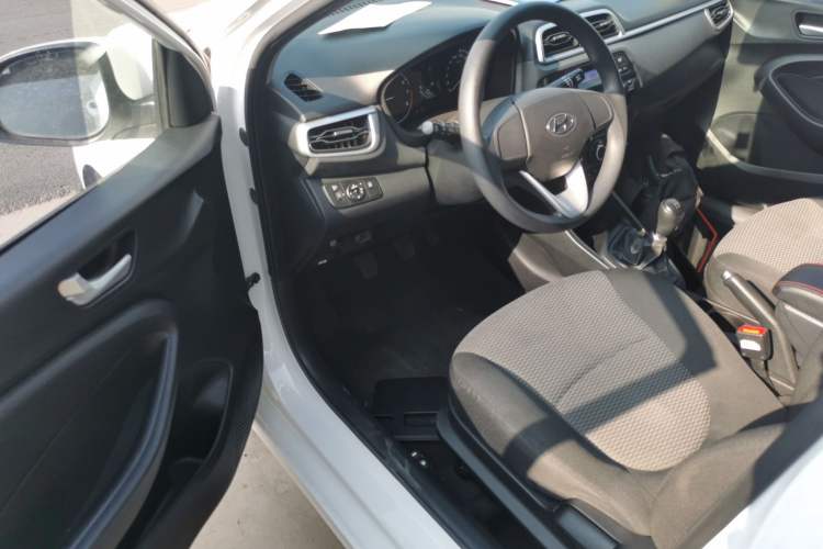 Used Hyundai Verna (older generation) 2020 1.4L Manual GL Refreshed Edition Left Front Seat