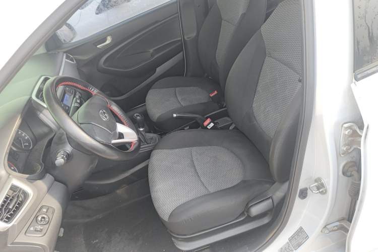 Used Hyundai Verna (older generation) 2020 1.4L Manual GL Refreshed Edition Left Front Seat
