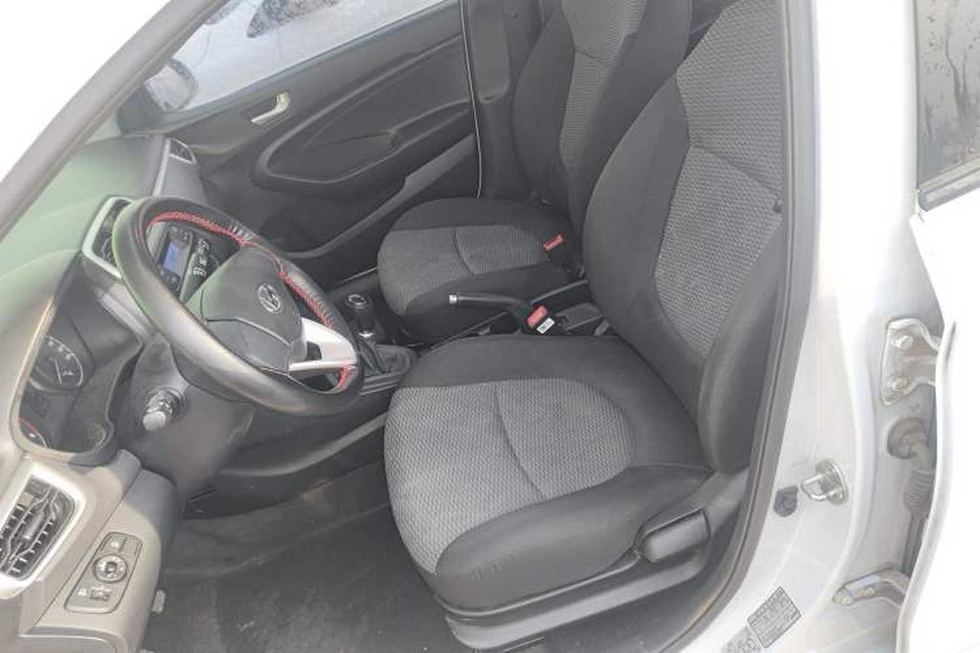 Used Hyundai Verna (older generation) 2020 1.4L Manual GL Refreshed Edition Left Front Seat