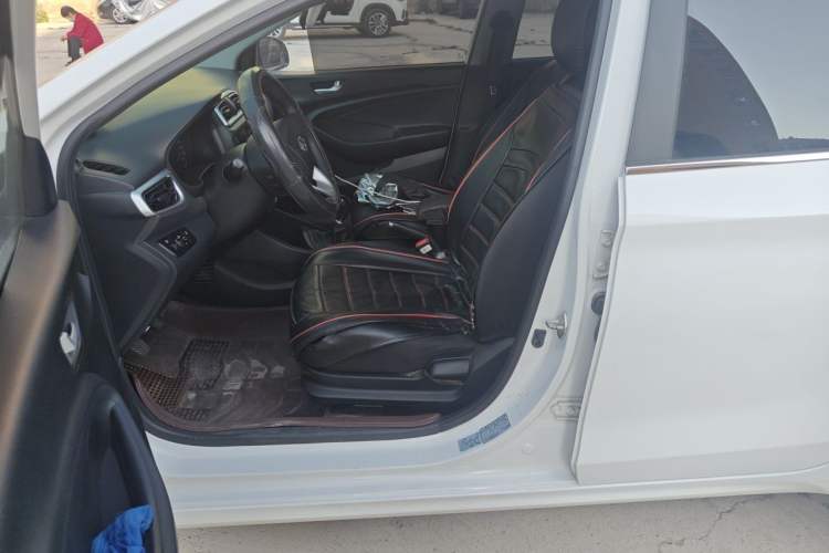 Used Hyundai Verna (older generation) 2020 1.4L Manual GL Refreshed Edition Left Front Seat