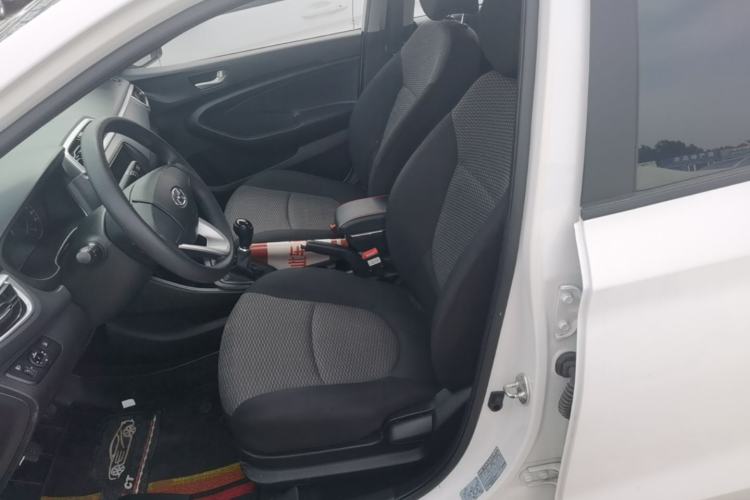 Used Hyundai Verna (older generation) 2020 1.4L Manual GL Refreshed Edition Left Front Seat