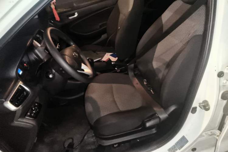 Used Hyundai Verna (older generation) 2020 1.4L Manual GL Refreshed Edition Left Front Seat