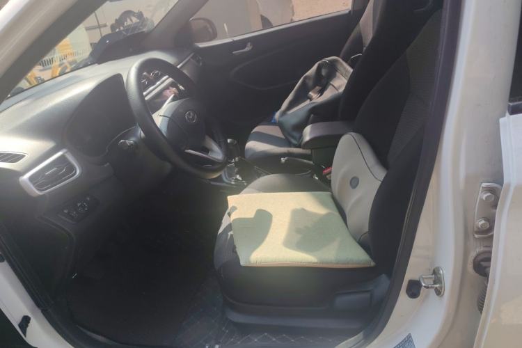 Used Hyundai Verna (older generation) 2020 1.4L Manual GL Refreshed Edition Left Front Seat