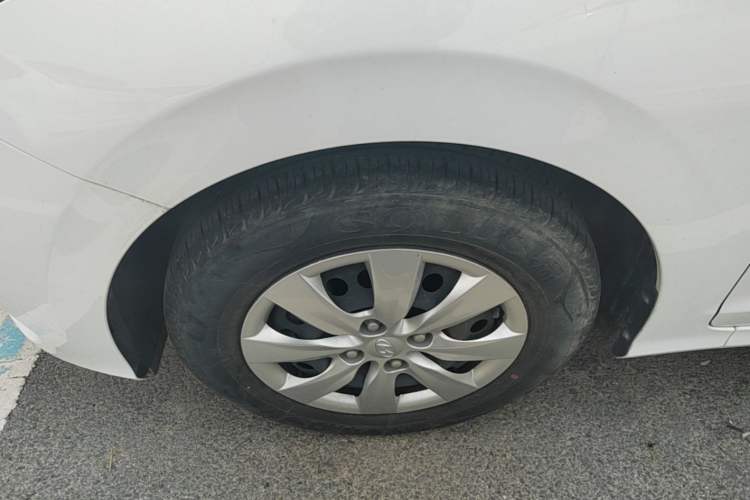 Used Hyundai Verna (older generation) 2020 1.4L Manual GL Refreshed Edition Left Front Wheel Hub