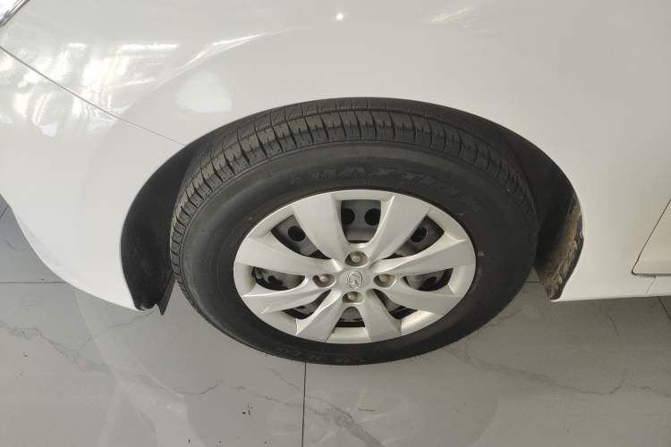 Used Hyundai Verna (older generation) 2020 1.4L Manual GL Refreshed Edition Left Front Wheel Hub