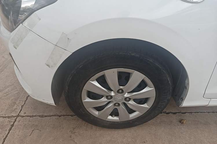 Used Hyundai Verna (older generation) 2020 1.4L Manual GL Refreshed Edition Left Front Wheel Hub