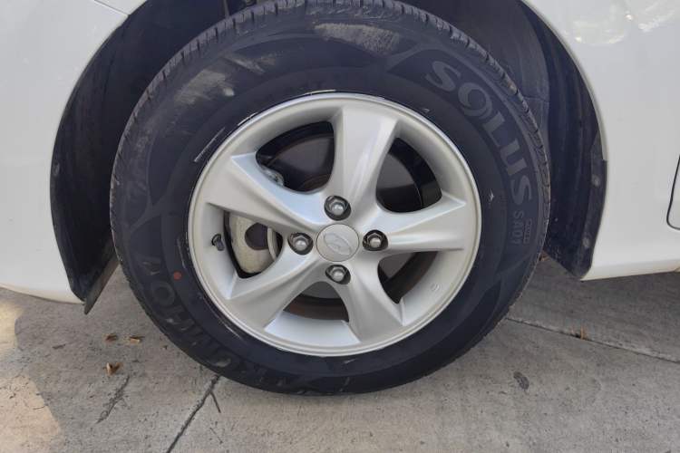 Used Hyundai Verna (older generation) 2020 1.4L Manual GL Refreshed Edition Left Front Wheel Hub
