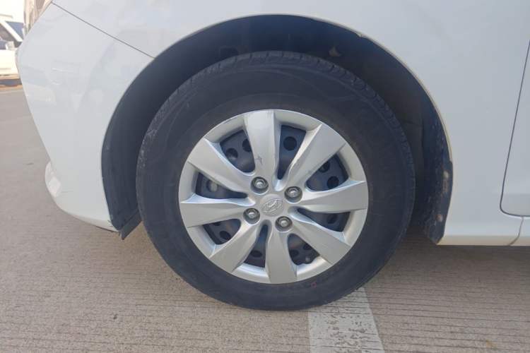 Used Hyundai Verna (older generation) 2020 1.4L Manual GL Refreshed Edition Left Front Wheel Hub