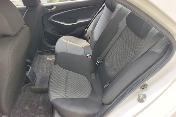 Used Hyundai Verna (older generation) 2020 1.4L Manual GL Refreshed Edition Left Rear Seat