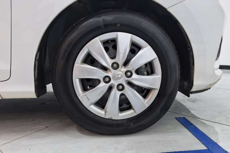 Used Hyundai Verna (older generation) 2020 1.4L Manual GL Refreshed Edition Left Rear Wheel Hub