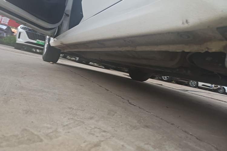 Used Hyundai Verna (older generation) 2020 1.4L Manual GL Refreshed Edition Left Side Sill