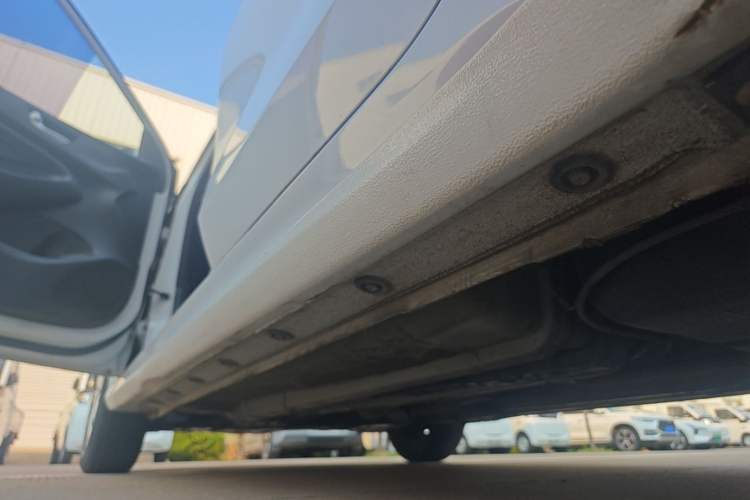 Used Hyundai Verna (older generation) 2020 1.4L Manual GL Refreshed Edition Left Side Sill