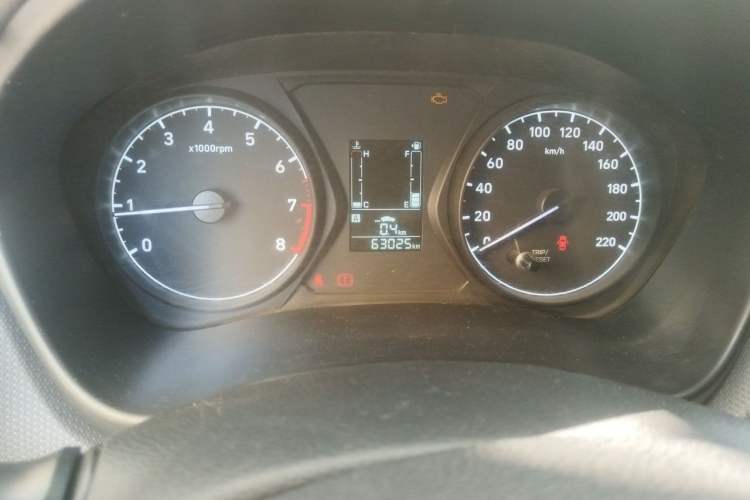 Used Hyundai Verna (older generation) 2020 1.4L Manual GL Refreshed Edition Odometer Close Up