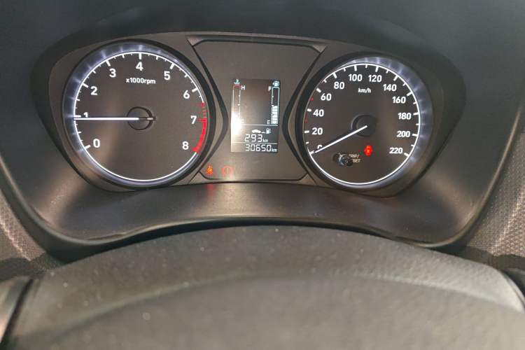 Used Hyundai Verna (older generation) 2020 1.4L Manual GL Refreshed Edition Odometer Close Up