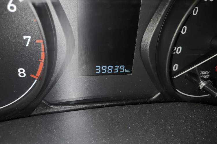 Used Hyundai Verna (older generation) 2020 1.4L Manual GL Refreshed Edition Odometer Close Up