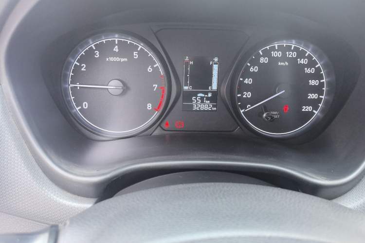Used Hyundai Verna (older generation) 2020 1.4L Manual GL Refreshed Edition Odometer Close Up