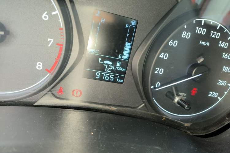 Used Hyundai Verna (older generation) 2020 1.4L Manual GL Refreshed Edition Odometer Close Up