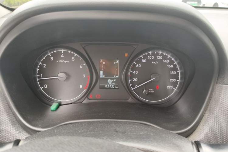 Used Hyundai Verna (older generation) 2020 1.4L Manual GL Refreshed Edition Odometer Close Up