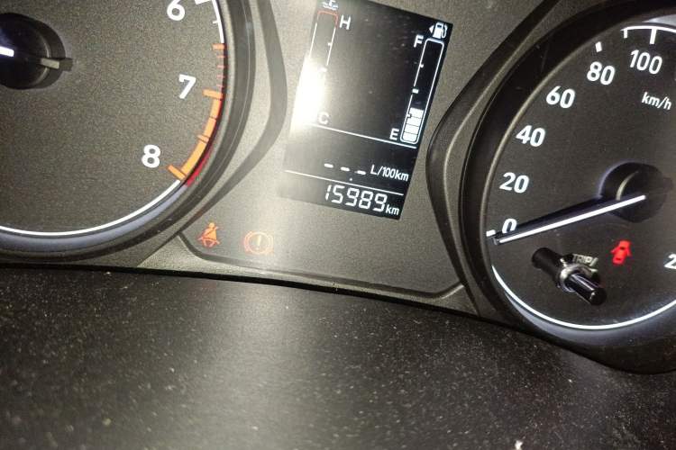 Used Hyundai Verna (older generation) 2020 1.4L Manual GL Refreshed Edition Odometer Close Up