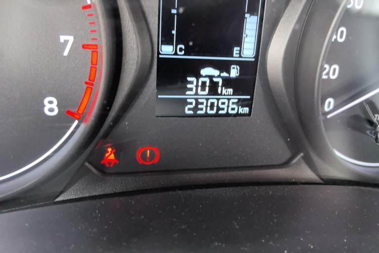 Used Hyundai Verna (older generation) 2020 1.4L Manual GL Refreshed Edition Odometer Close Up