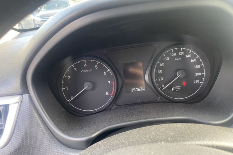Used Hyundai Verna (older generation) 2020 1.4L Manual GL Refreshed Edition Odometer Close Up