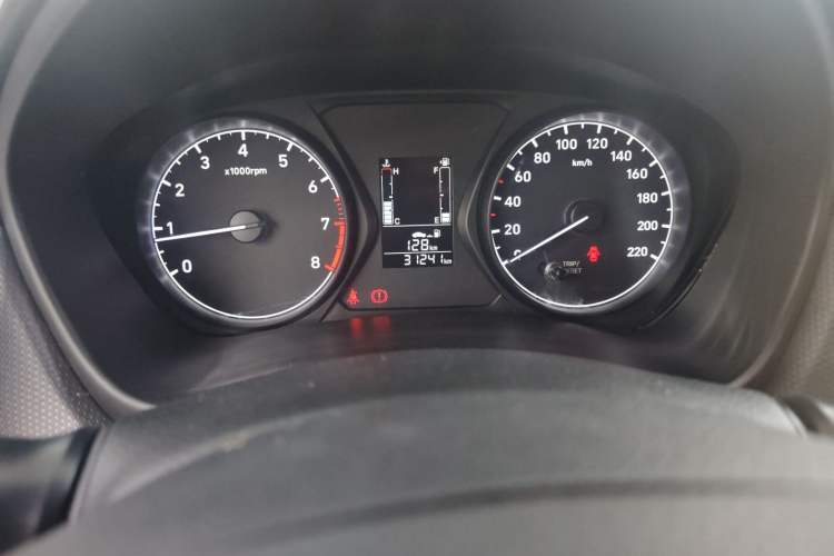 Used Hyundai Verna (older generation) 2020 1.4L Manual GL Refreshed Edition Odometer Close Up