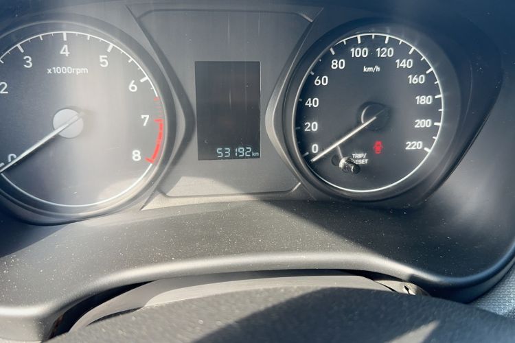 Used Hyundai Verna (older generation) 2020 1.4L Manual GL Refreshed Edition Odometer Close Up