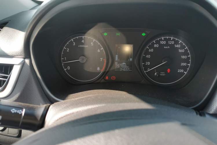 Used Hyundai Verna (older generation) 2020 1.4L Manual GL Refreshed Edition Odometer Close Up