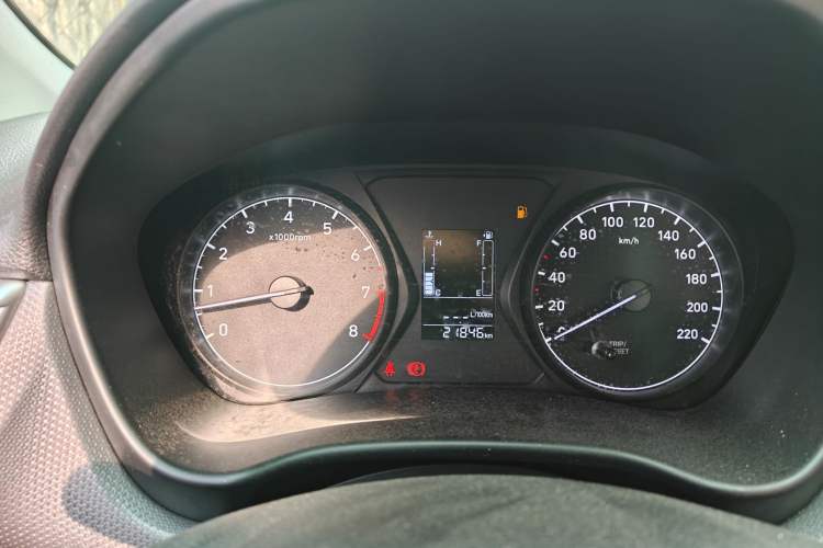 Used Hyundai Verna (older generation) 2020 1.4L Manual GL Refreshed Edition Odometer Close Up